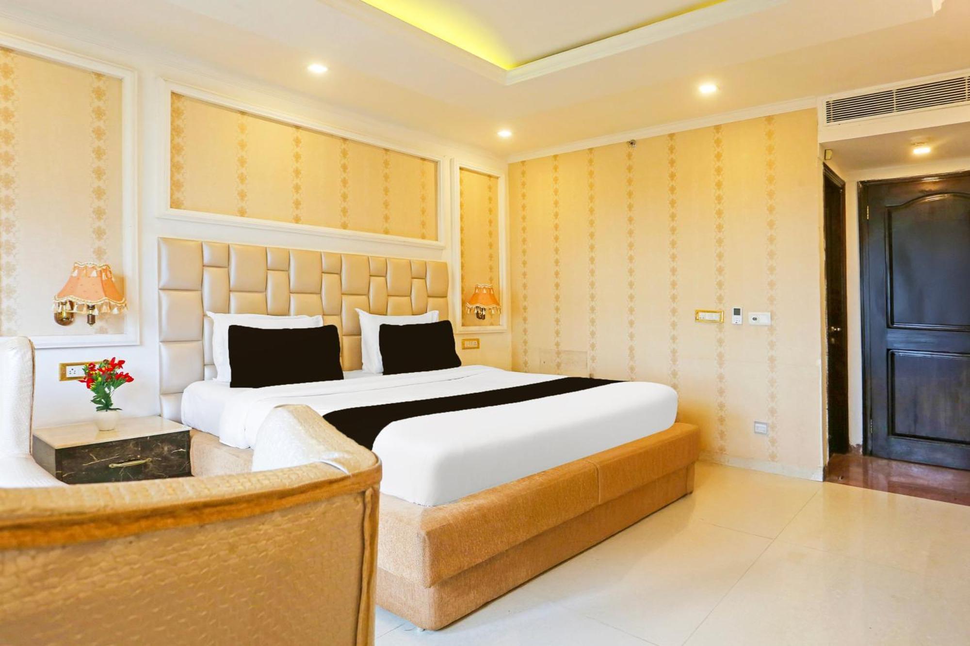 Super Townhouse Oak Dharamshala Near Maximus Mall 外观 照片